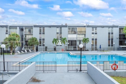 Copropriété à louer à Miami, Floride: 2 chambres, 83.61 m2 № 1976775 - photo 15