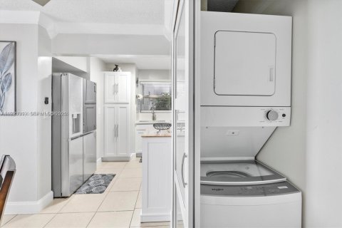 Copropriété à louer à Miami, Floride: 2 chambres, 83.61 m2 № 1976775 - photo 12