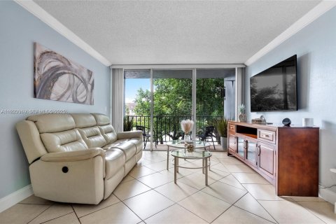 Copropriété à louer à Miami, Floride: 2 chambres, 83.61 m2 № 1976775 - photo 4