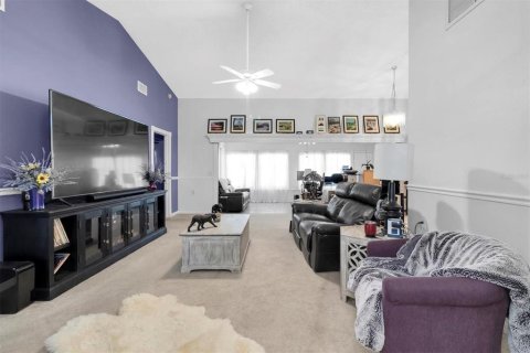 House in New Port Richey, Florida 3 bedrooms, 189.52 sq.m. № 1916003 - photo 7