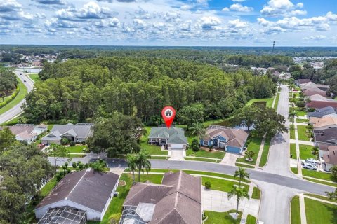 House in New Port Richey, Florida 3 bedrooms, 189.52 sq.m. № 1916003 - photo 3