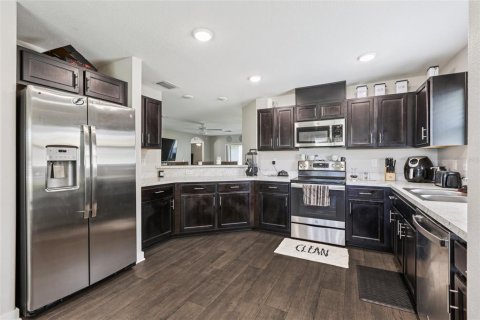 House in Ruskin, Florida 3 bedrooms, 133.97 sq.m. № 1919591 - photo 11
