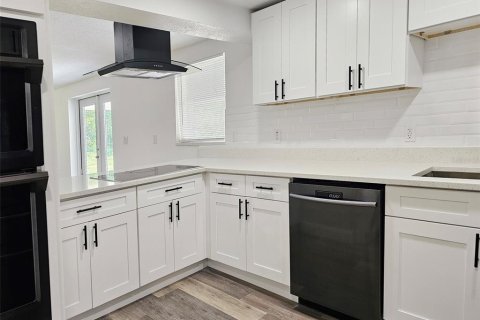 Villa ou maison à vendre à Thonotosassa, Floride: 3 chambres, 162.02 m2 № 1919073 - photo 12