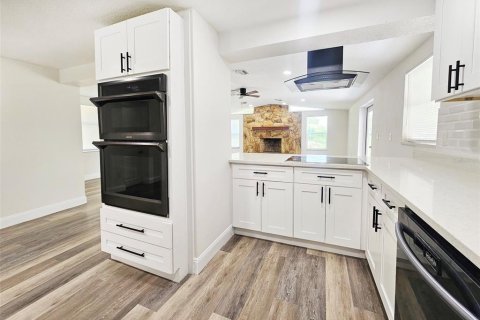 Villa ou maison à vendre à Thonotosassa, Floride: 3 chambres, 162.02 m2 № 1919073 - photo 13