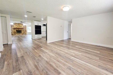 Villa ou maison à vendre à Thonotosassa, Floride: 3 chambres, 162.02 m2 № 1919073 - photo 10