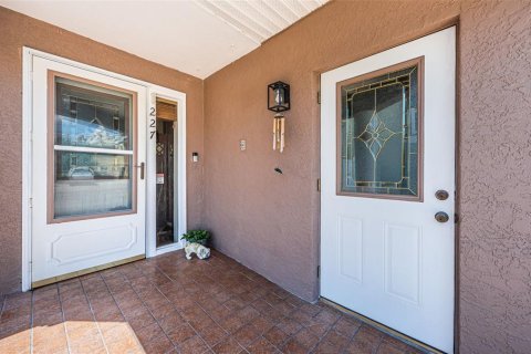 Townhouse in Treasure Island, Florida 3 bedrooms, 206.89 sq.m. № 1918428 - photo 2