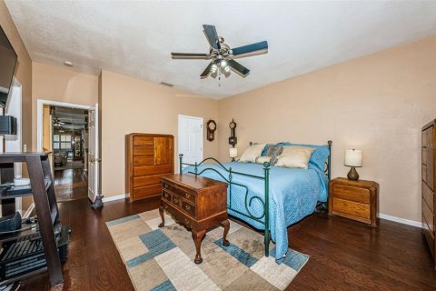 Townhouse in Treasure Island, Florida 3 bedrooms, 206.89 sq.m. № 1918428 - photo 12