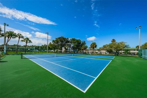 Townhouse in Treasure Island, Florida 3 bedrooms, 206.89 sq.m. № 1918428 - photo 25