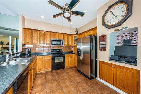 Townhouse in Treasure Island, Florida 3 bedrooms, 206.89 sq.m. № 1918428 - photo 6