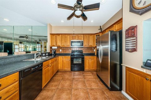 Townhouse in Treasure Island, Florida 3 bedrooms, 206.89 sq.m. № 1918428 - photo 7