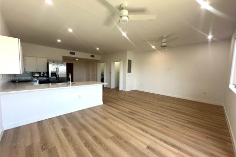 Apartamento en alquiler en Pompano Beach, Florida № 2152669 - foto 4