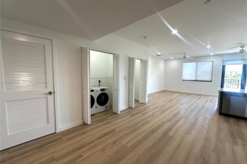 Apartamento en alquiler en Pompano Beach, Florida № 2152669 - foto 2