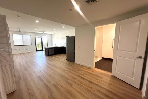 Apartamento en alquiler en Pompano Beach, Florida № 2152669 - foto 7