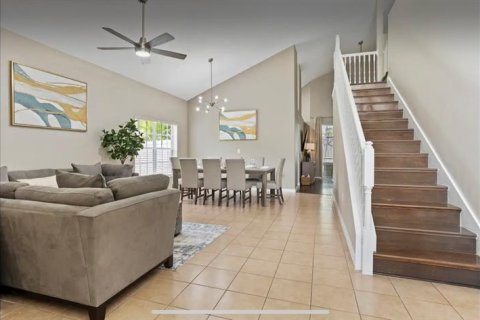 Villa ou maison à louer à Kissimmee, Floride: 6 chambres, 248.7 m2 № 2386597 - photo 2