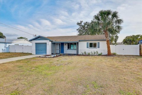 House in Apollo Beach, Florida 2 bedrooms, 83.98 sq.m. № 1689920 - photo 24