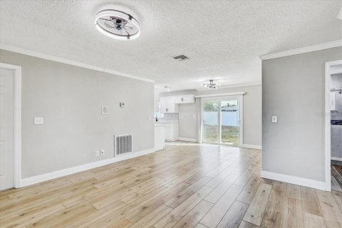 House in Apollo Beach, Florida 2 bedrooms, 83.98 sq.m. № 1689920 - photo 11