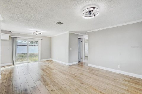 House in Apollo Beach, Florida 2 bedrooms, 83.98 sq.m. № 1689920 - photo 12