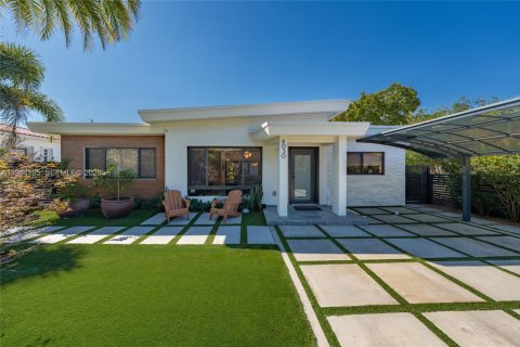 Villa ou maison à louer à Miami Beach, Floride: 3 chambres, 176.14 m2 № 2026739 - photo 2