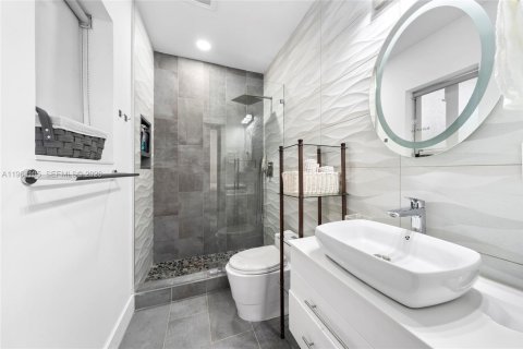 Villa ou maison à louer à Miami Beach, Floride: 3 chambres, 176.14 m2 № 2026739 - photo 14