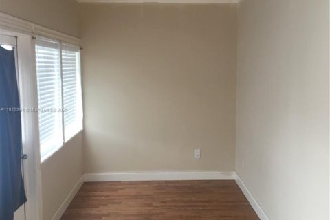 House in Dania Beach, Florida 4 bedrooms № 1766857 - photo 9