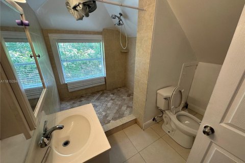 House in Dania Beach, Florida 4 bedrooms № 1766857 - photo 2