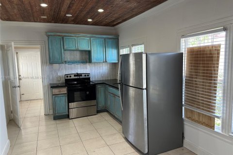 House in Dania Beach, Florida 4 bedrooms № 1766857 - photo 4