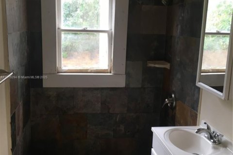 House in Dania Beach, Florida 4 bedrooms № 1766857 - photo 8