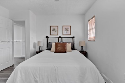 Villa ou maison à louer à Miami, Floride: 3 chambres, 88.26 m2 № 2031421 - photo 11