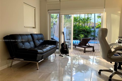 Купить виллу или дом в Холливуд, Флорида 4 спальни, 301.65м2, № 2033830 - фото 30