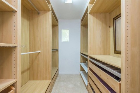 Купить виллу или дом в Холливуд, Флорида 4 спальни, 301.65м2, № 2033830 - фото 24