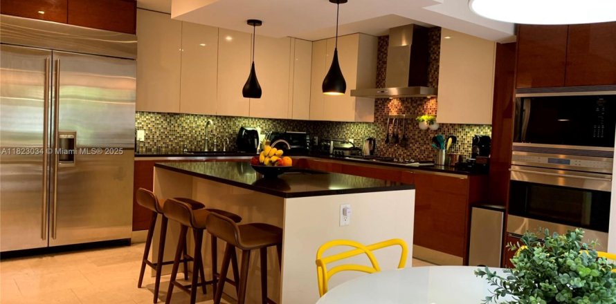 Дом в Холливуд, Флорида 4 спальни, 301.65м2 № 2033830