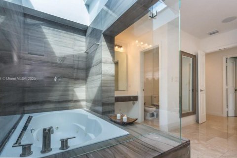 Купить виллу или дом в Холливуд, Флорида 4 спальни, 301.65м2, № 2033830 - фото 21