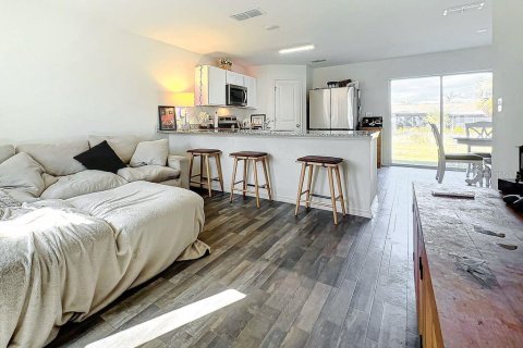 Casa en venta en Port Charlotte, Florida, 4 dormitorios, 170.57 m2 № 1829871 - foto 4
