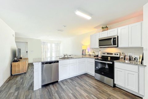 Casa en venta en Port Charlotte, Florida, 4 dormitorios, 170.57 m2 № 1829871 - foto 11