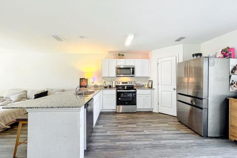 Casa en venta en Port Charlotte, Florida, 4 dormitorios, 170.57 m2 № 1829871 - foto 10