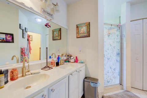 Townhouse in Riviera Beach, Florida 3 bedrooms, 145.95 sq.m. № 2180314 - photo 17
