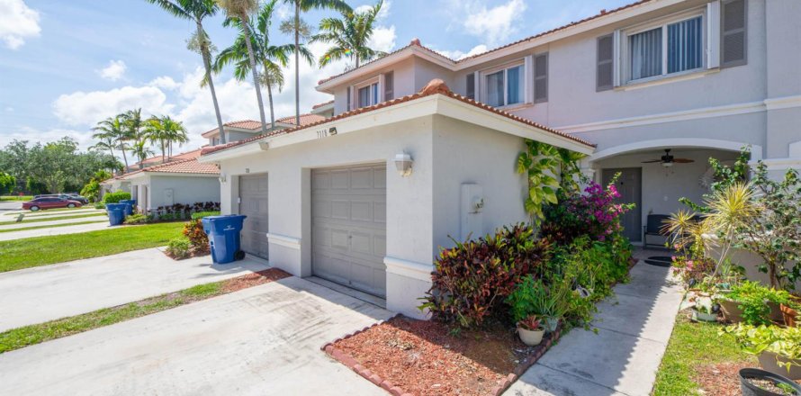 Townhouse in Riviera Beach, Florida 3 bedrooms, 145.95 sq.m. № 2180314