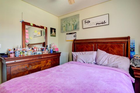 Townhouse in Riviera Beach, Florida 3 bedrooms, 145.95 sq.m. № 2180314 - photo 20