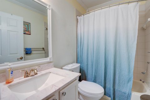 Townhouse in Riviera Beach, Florida 3 bedrooms, 145.95 sq.m. № 2180314 - photo 24