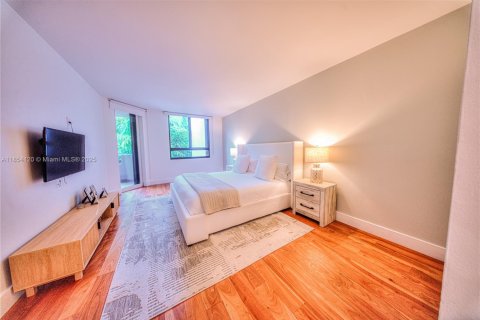 Condo in Key Biscayne, Florida, 2 bedrooms  № 1874962 - photo 13