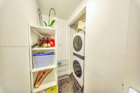 Condo in Key Biscayne, Florida, 2 bedrooms  № 1874962 - photo 8