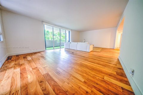 Condo in Key Biscayne, Florida, 2 bedrooms  № 1874962 - photo 10