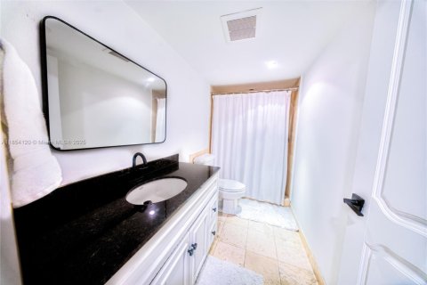 Condo in Key Biscayne, Florida, 2 bedrooms  № 1874962 - photo 6