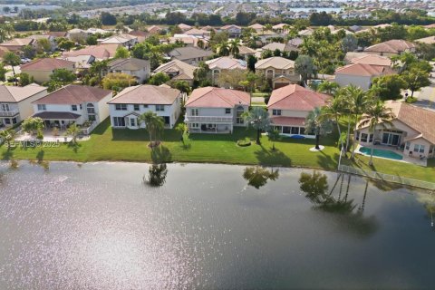 Купить виллу или дом в Мирамар, Флорида 4 спальни, 313.82м2, № 1990983 - фото 4