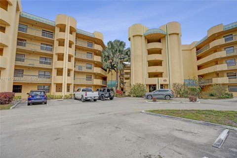 Condo in Lauderhill, Florida, 2 bedrooms  № 2042187 - photo 28