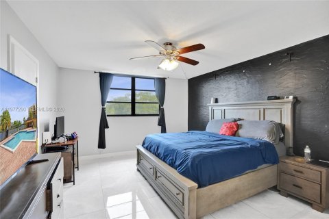 Condo in Lauderhill, Florida, 2 bedrooms  № 2042187 - photo 17