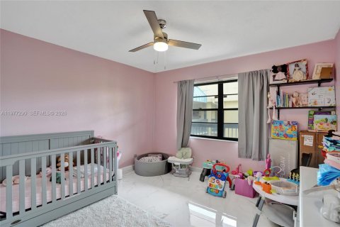 Condo in Lauderhill, Florida, 2 bedrooms  № 2042187 - photo 3
