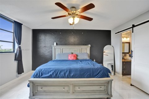 Condo in Lauderhill, Florida, 2 bedrooms  № 2042187 - photo 15