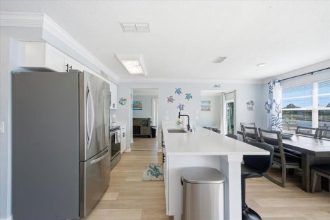 House in Hernando Beach, Florida 3 bedrooms, 120.96 sq.m. № 2222969 - photo 17