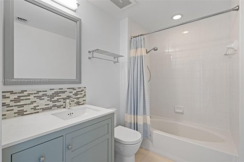 Condominio en venta en Miami, Florida, 2 dormitorios, 112.04 m2 № 1862044 - foto 11